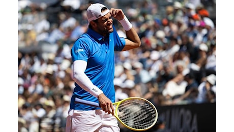 Berrettini, che esordio a Roma. Poi si emoziona