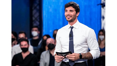 Lotteria Italia, Stefano De Martino mattatore in tv: è record Rai degli ultimi 16 anni