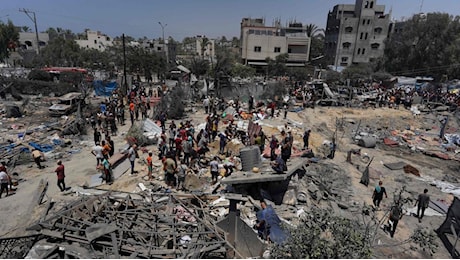 Gaza, raid per colpire Deif Decine di morti tra le tende