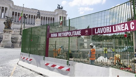 Quattordicenne accoltellato sulla metro C di Roma: 46enne arrestato per tentato omicidio