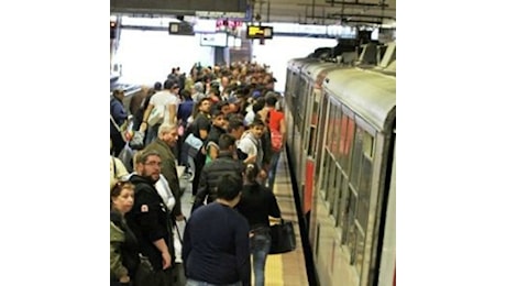 Oggi sciopero bus e treni Eav, le fasce di garanzia