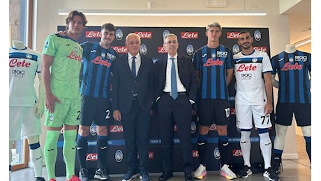 Atalanta, Percassi presenta la nuova maglia e sponsor: Miranchuk, Djmisiti, Koopmeinersi vi dico tutto FOTO