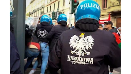 Milano, al corteo per Gaza c’era anche un agente con una felpa neonazista