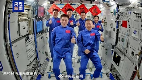 Spazio, l’equipaggio Shenzhou-19 ha raggiunto stazione cinese Tiangong: al via nuova fase scientifica