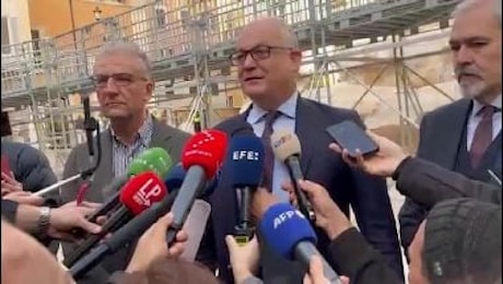 Gualtieri inaugura la passerella di Fontana di Trevi: Già usata per restauro nel 2014