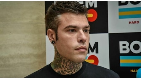 Fedez pazzo d'amore per una misteriosa donna: «Lei non mi vuole. A “Sarà Sanremo” stavo male» Chi è