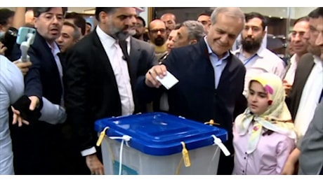 IL VIDEO. In Iran ballottaggio fra riformista Pezeshkian e conservatore Jalili