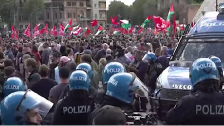 Roma, corteo pro Palestina: scontri fra manifestanti e polizia