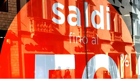 Saldi al via da oggi: «Attenzione al web e agli sconti civetta» - Le info utili