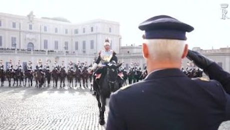 Solenne cambio della Guardia al Quirinale per la Festa del Tricolore