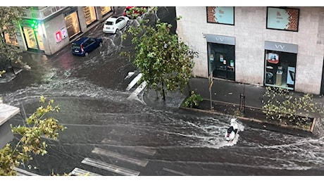 Cronaca meteo maltempo Sicilia. Nubifragio a Catania, strade come fiumi in piena - Video