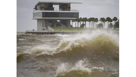 Usa, l'avviso delle autorità per l'uragano Helene: Scrivete i nomi sulla pelle per essere identificati