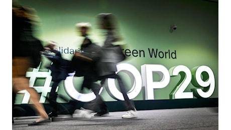 Cop 29, approvato accordo: 300 miliardi di dollari all'anno per i Paesi poveri