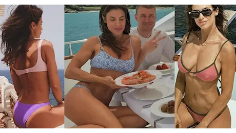 Elisabetta Canalis prende il largo con Georgian: i bikini in barca sono bollenti