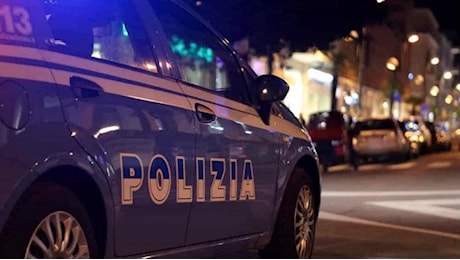 Milano, ucciso mentre tenta la rapina al bar in via Cermenate. Il proprietario reagisce e lo ammazza con le forbici