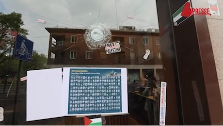 Milano, danneggiamenti e scritte sulle vetrine durante manifestazione pro Pal