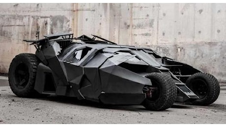 La Batmobile è in vendita: prezzo stellare, 532 cavalli, ma non si può guidare. Le foto