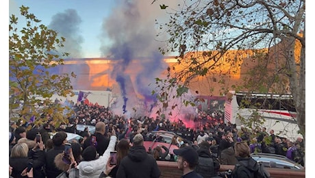 Fiorentina, gli ultras alla squadra prima della trasferta in casa Juventus: Qui nessuno di voi sarà mai uno scarto