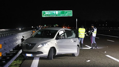 Scende dall’auto dopo l’incidente: travolto e ucciso. Tragedia sull’A21 a Manerbio