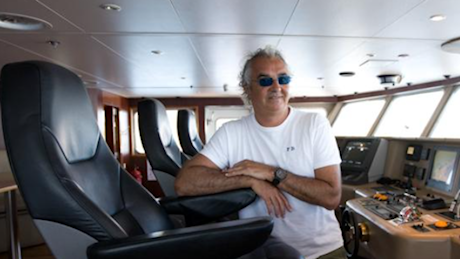 Briatore chiede un risarcimento da 12,6 milioni alla Presidenza del Consiglio. «Il mio yacht Force Blue fu svenduto»