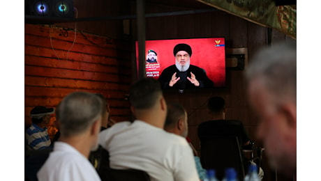 Strage per esplosione dei cercapersone, perché Hezbollah non usa i cellulari