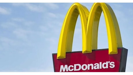 McDonald's, Escherichia-coli nei panini in 10 Stati Usa, 1 morto e 49 malori, Fda: Contaminazione da cipolle del fornitore