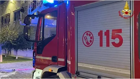 Incendiato il portone della casa dell’eurodeputato FdI Francesco Ventola