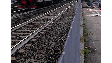 Reggio Emilia, macchinista morto travolto da treno