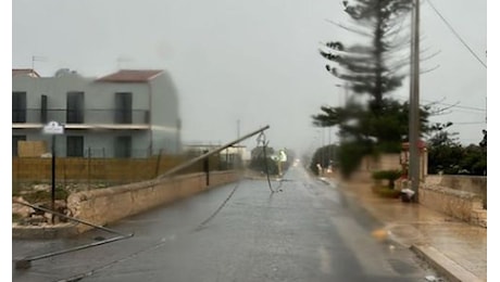 Maltempo, tromba d’aria a Portopalo, “non uscite di casa”, allagamenti a Siracusa