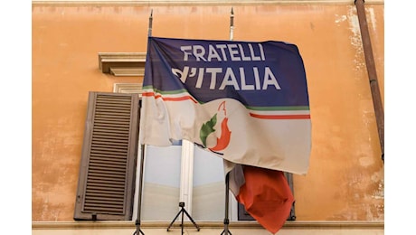 Sondaggi: Centrodestra ancora in vantaggio, ma le opposizioni guadagnano slancio dopo le Regionali