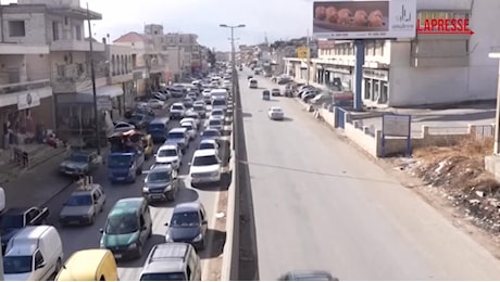 VIDEO Tregua in Libano, gli sfollati tornano nel Sud: lunghe code di auto riempiono le strade