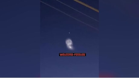 Uno strano oggetto volante nei cieli d'Italia. Ma il mistero è legato a Elon Musk