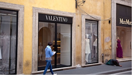 Maxi furto nella boutique di Valentino in centro a Roma: rubate borse per 140mila euro