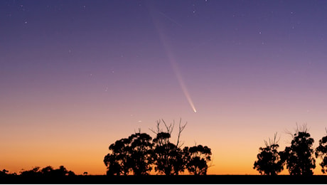 La cometa del secolo C/2023 A3 diventa visibile al tramonto: dove, come e a che ora vederla dall'Italia