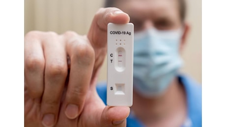 Covid: i contagi in aumento ci devono mettere in allarme? La risposta degli esperti