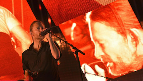 Thom Yorke dei Radiohead fischiato da un manifestante pro Palestina lascia il palco