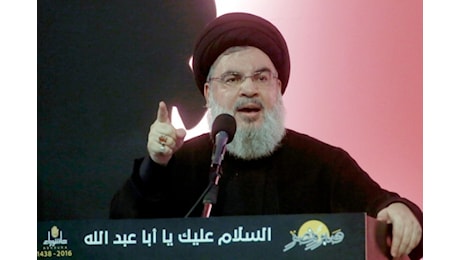 Hassan Nasrallah, chi era il capo di Hezbollah. Il turbante nero, discendente dal profeta: da 30 anni clandestino