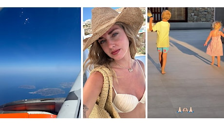 Chiara Ferragni è arrivata in Grecia con un volo low cost? Le immagini della vacanza ellenica in famiglia: guarda