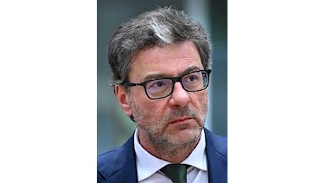 Giorgetti ai ministri: obbligatorio tagliare le spese. Anche il Mim?