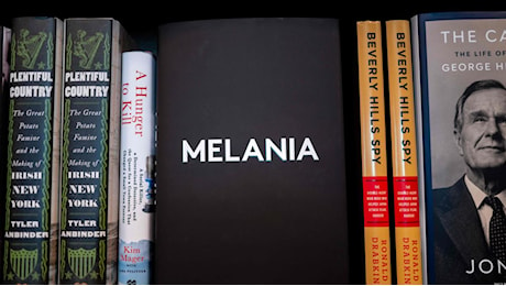 Le confessioni di Melania Trump: a un mese dal voto arriva in libreria la sua autobiografia