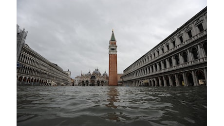 Maltempo, attivato il Mose a Venezia: attesa marea fino a 110 centimetri