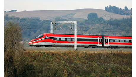 Italia divisa in due - Treni, ripresa questa mattina la circolazione sulla linea Battipaglia-Sapri: si viaggia su un unico binario