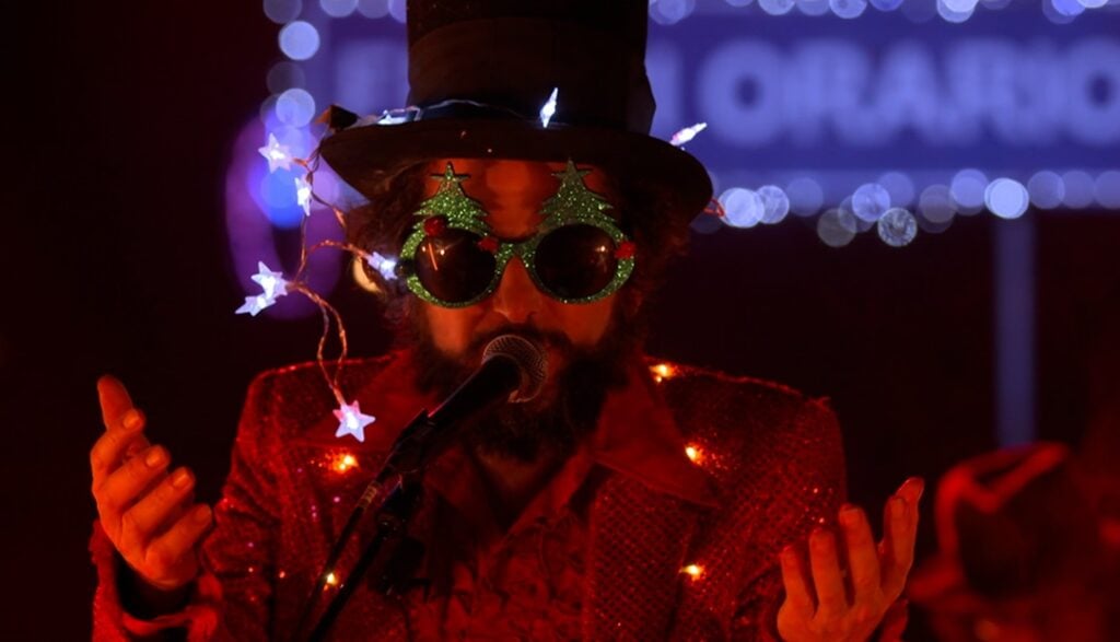 Vinicio Capossela Porta Il Suo “Natale Fuori Orario” Al Cinema (kyhf)