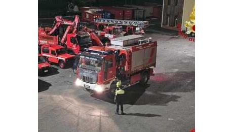 Crolla un'abitazione a Sessa Aurunca, in azione anche i caschi rossi di Salerno: allarme dispersi rientrato