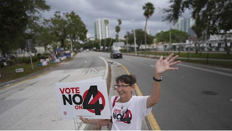 Aborto in Florida, non passa il referendum per portare l'interruzione di gravidanza a 24 settimane