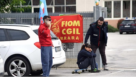 Il lavoro in ginocchio. I casi ex Tollok e Berco dritti in Parlamento: Evitare la catastrofe