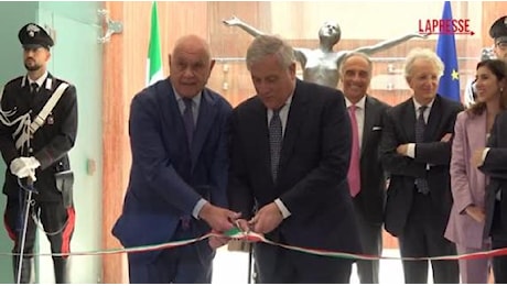 Tajani a Milano, la battuta al taglio del nastro: «Un po' di terronismo serve» | Corriere TV