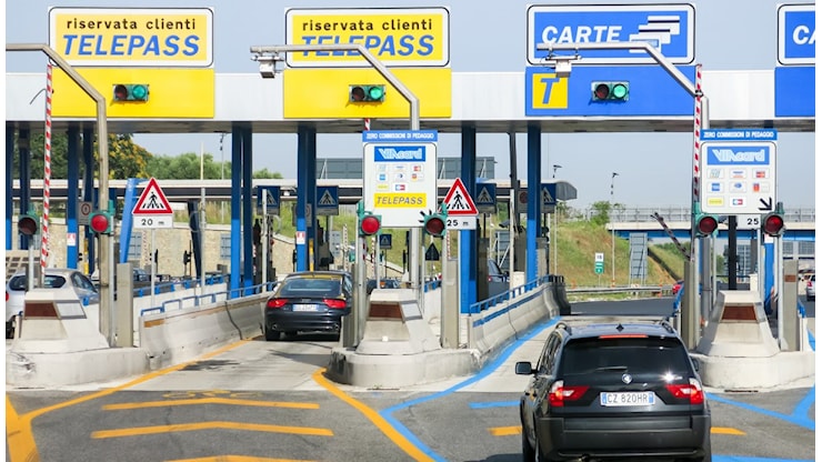 Pedaggi autostradali, scoppia la polemica: Salvini ferma la stangata - Virgilio Pedaggi autostradali, scoppia la polemica: Salvini ferma la stangata - Virgilio