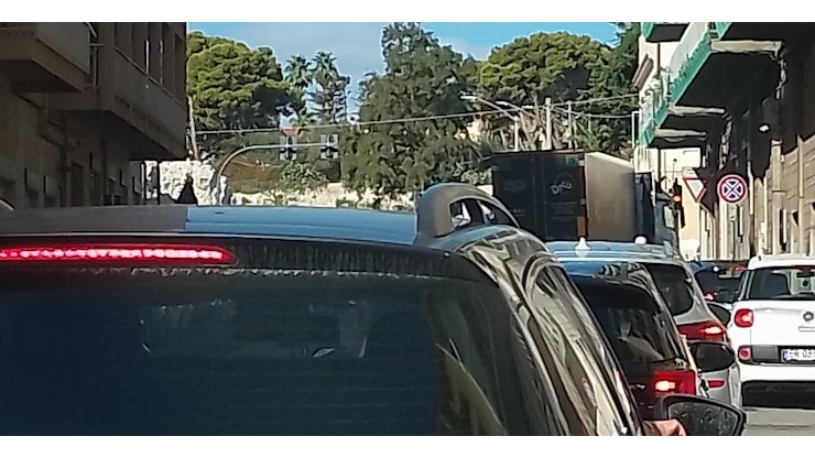 Caos traffico a Siracusa, Forza Italia attacca: “mobilità gestita senza programmazione” - Siracusa News Caos traffico a Siracusa, Forza Italia attacca: “mobilità gestita senza programmazione” - Siracusa News