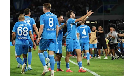 Il Napoli batte il Monza e torna primo: la classifica